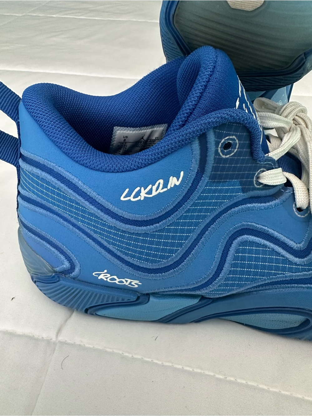 Nike Men’s Blue Athletic Sneakers with White Laces - Picture 3 of 6